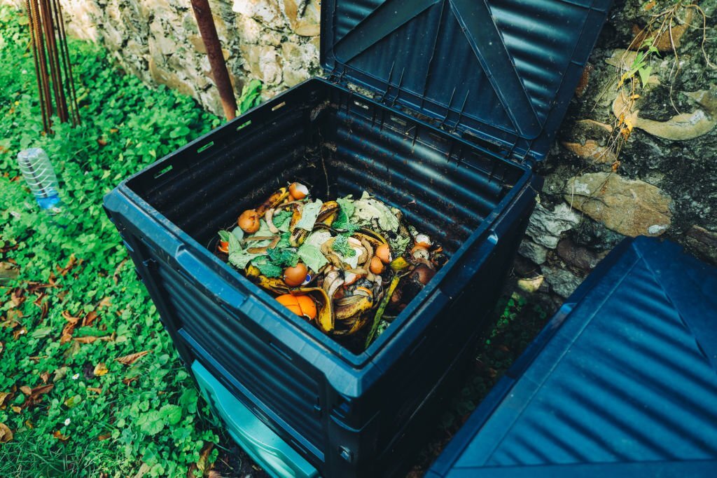 How to Build and Maintain a Compost Bin